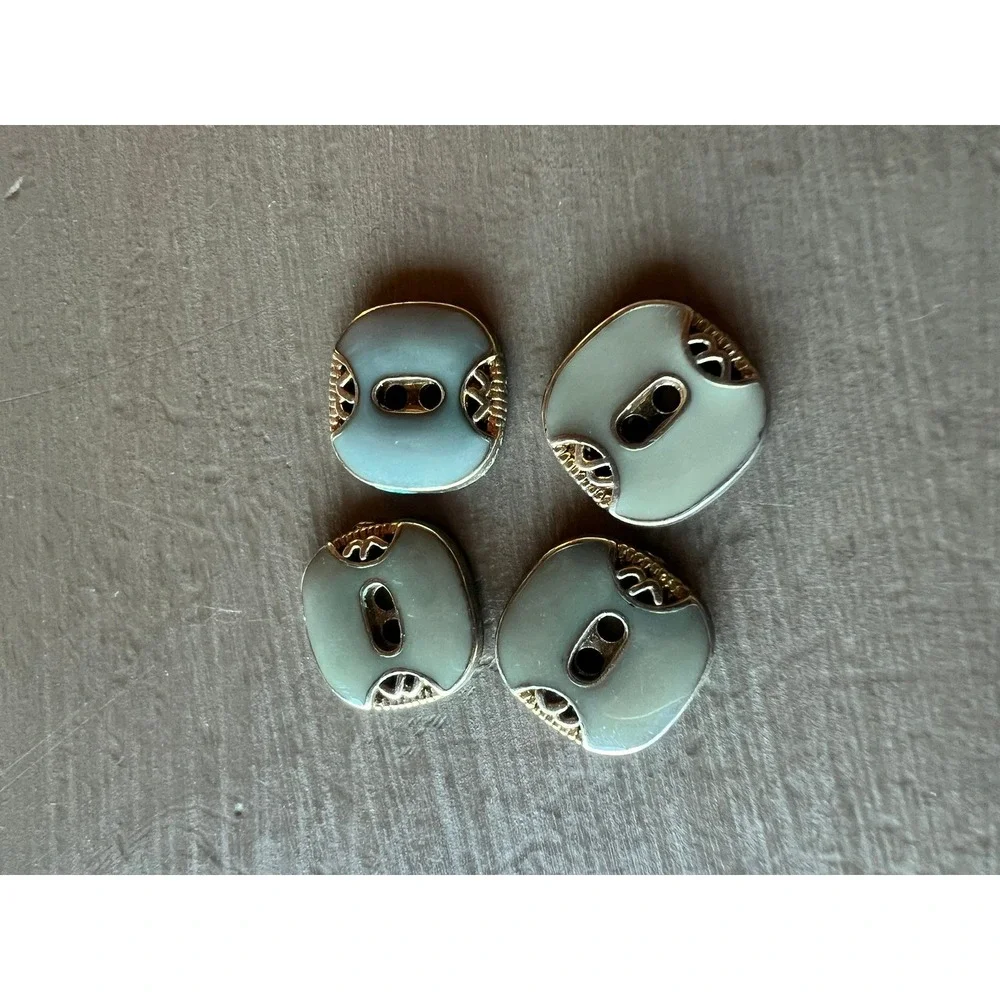 Vintage Buttons 0.5